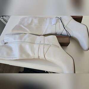 Elegant White Heeled Boots